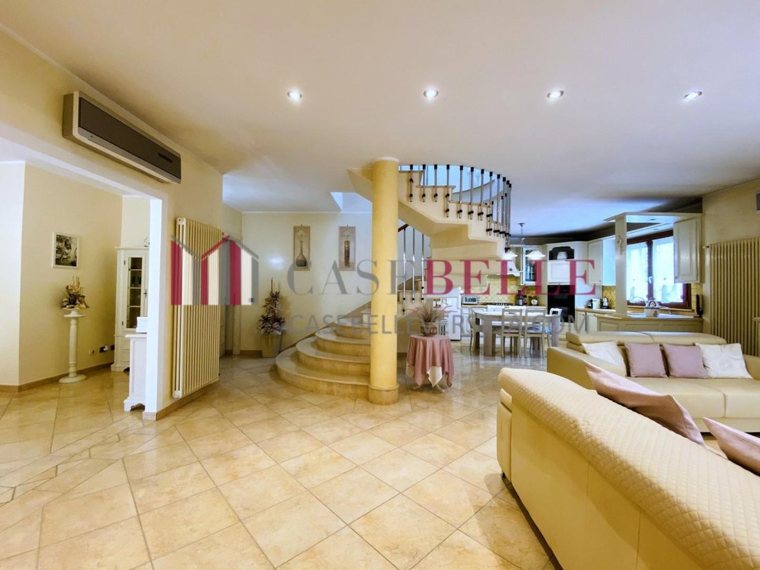 Villa in Viareggio, Tuscany, Italy 1 - 12569604
