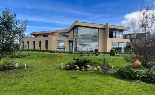 House in Macadamia, Cundinamarca, Colombia 1