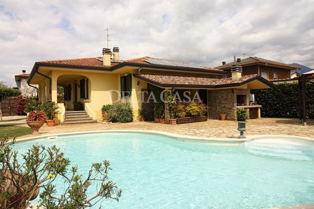 Villa in Capezzano Pianore, Camaiore, Tuscany 1 - 17294816
