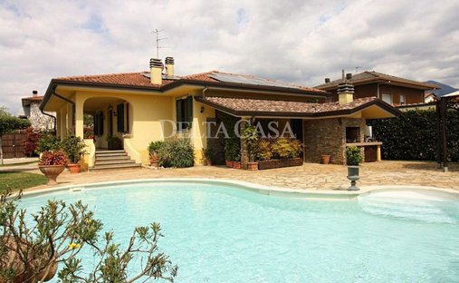 Villa in Capezzano Pianore, Camaiore, Tuscany 1