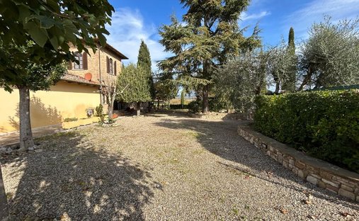 Country House in Guistrigona, Tuscany, Italy 1