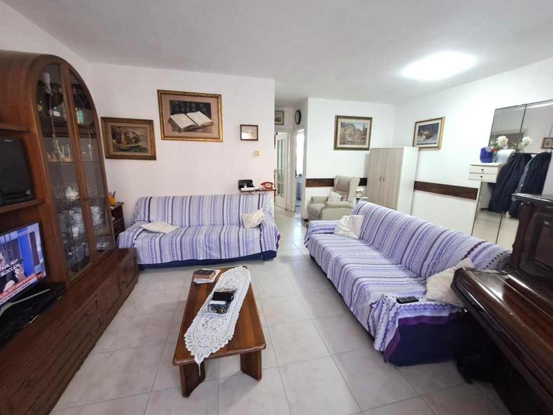 Country House in Vittoria Apuana, Forte dei Marmi, Tuscany 4 - 17294699