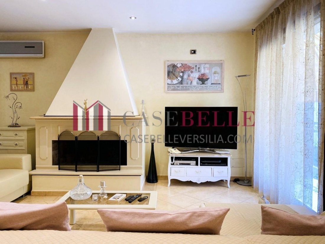 Villa in Viareggio, Tuscany, Italy 4 - 12569604
