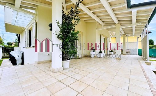 House in Tonfano, Pietrasanta, Italy 1