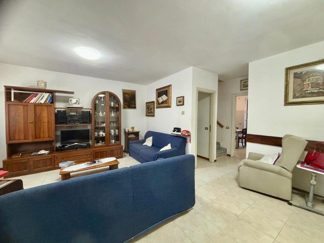 Country House in Vittoria Apuana, Forte dei Marmi, Tuscany 5 - 17294786