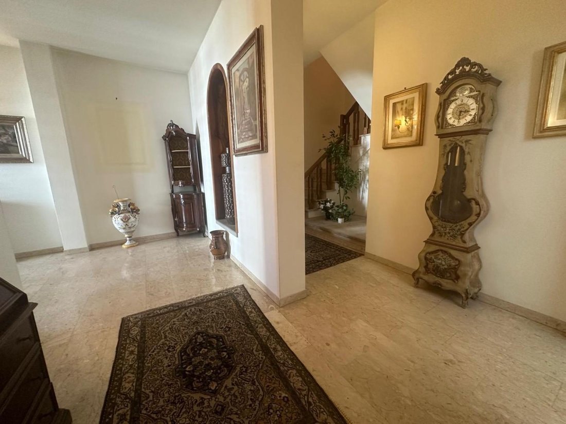 Villa in Hospital Zone, Empoli, Tuscany 1 - 17294735