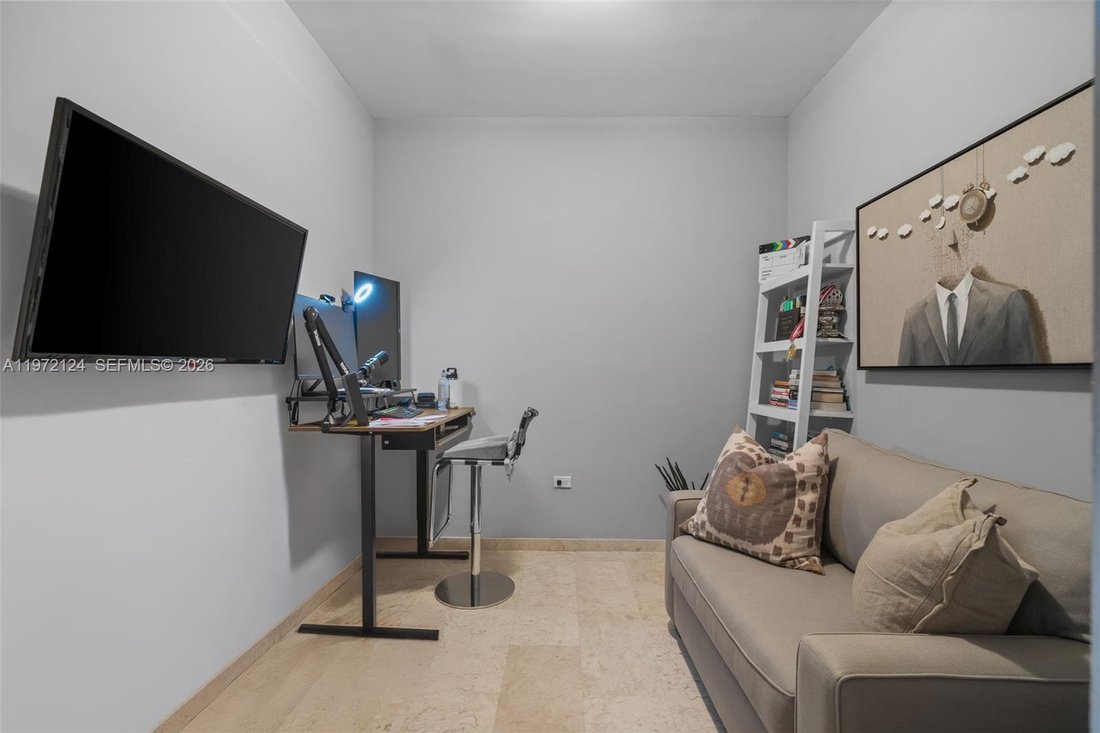 Condo in Miami, Florida, United States 4 - 17296331
