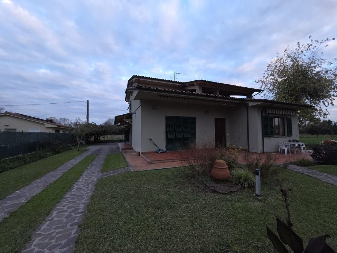 Villa in Lunata, Capannori, Tuscany 3 - 17294677