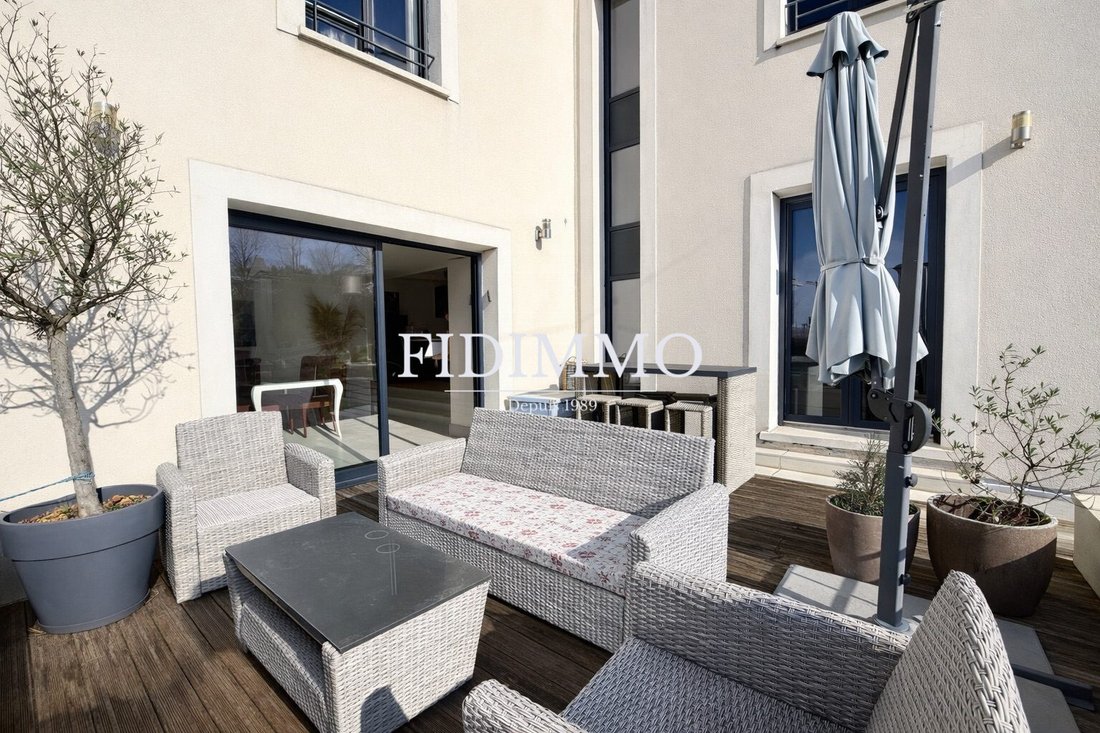 House in Chennevieres-sur-Marne, Ile-de-France, France 5 - 17298550
