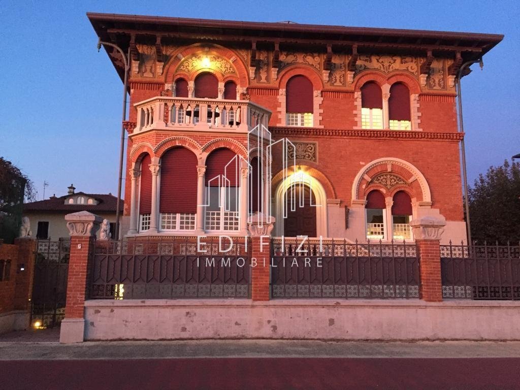 Villa in Marina di Massa Centro, Massa, Italy 2 - 17294475