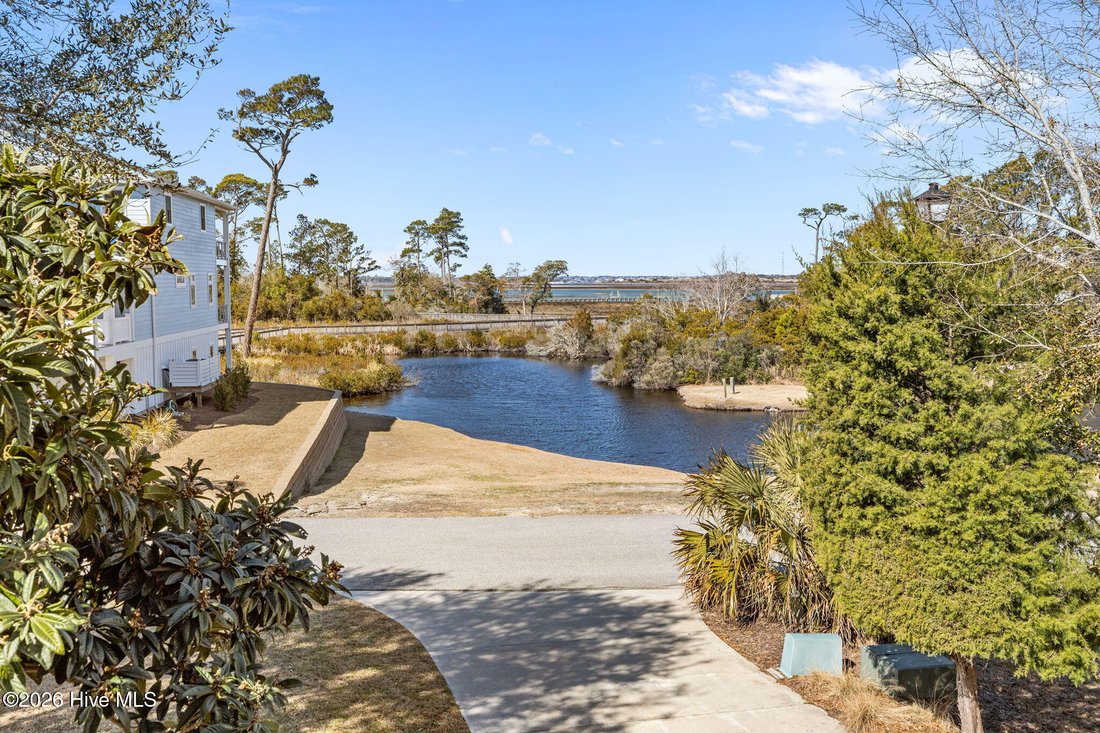 House in Emerald Isle, North Carolina, United States 2 - 17296653