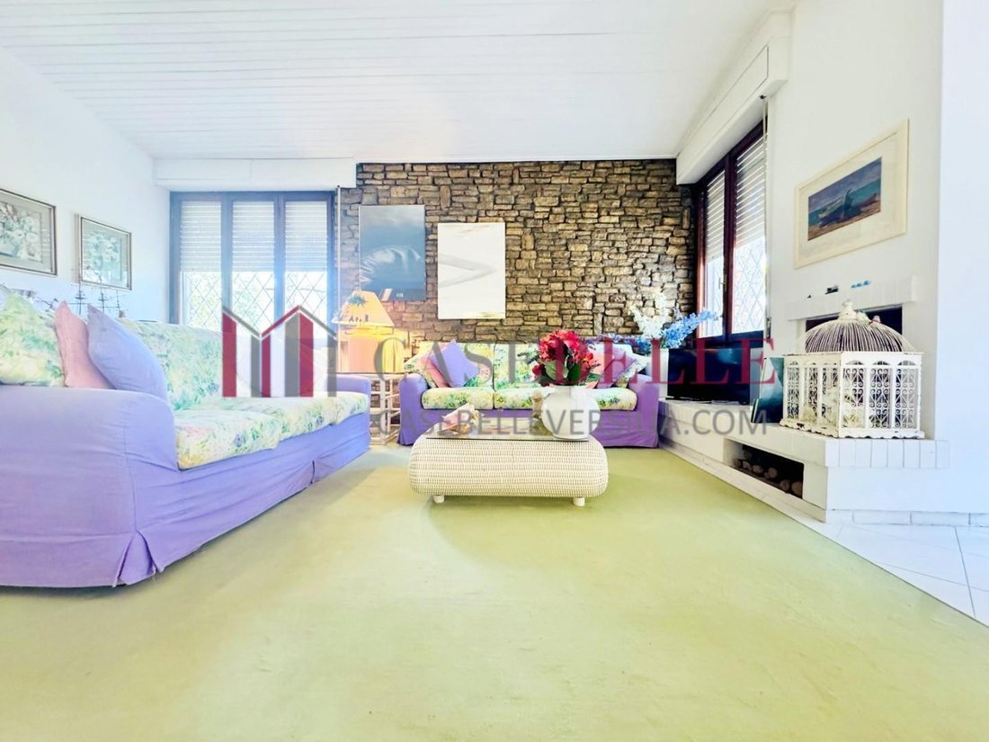 House in Lido di Camaiore, Camaiore, Tuscany 2 - 15798497