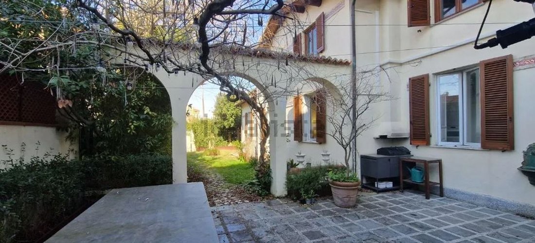 Villa in Fiumetto, Pietrasanta, Italy 1 - 17294991