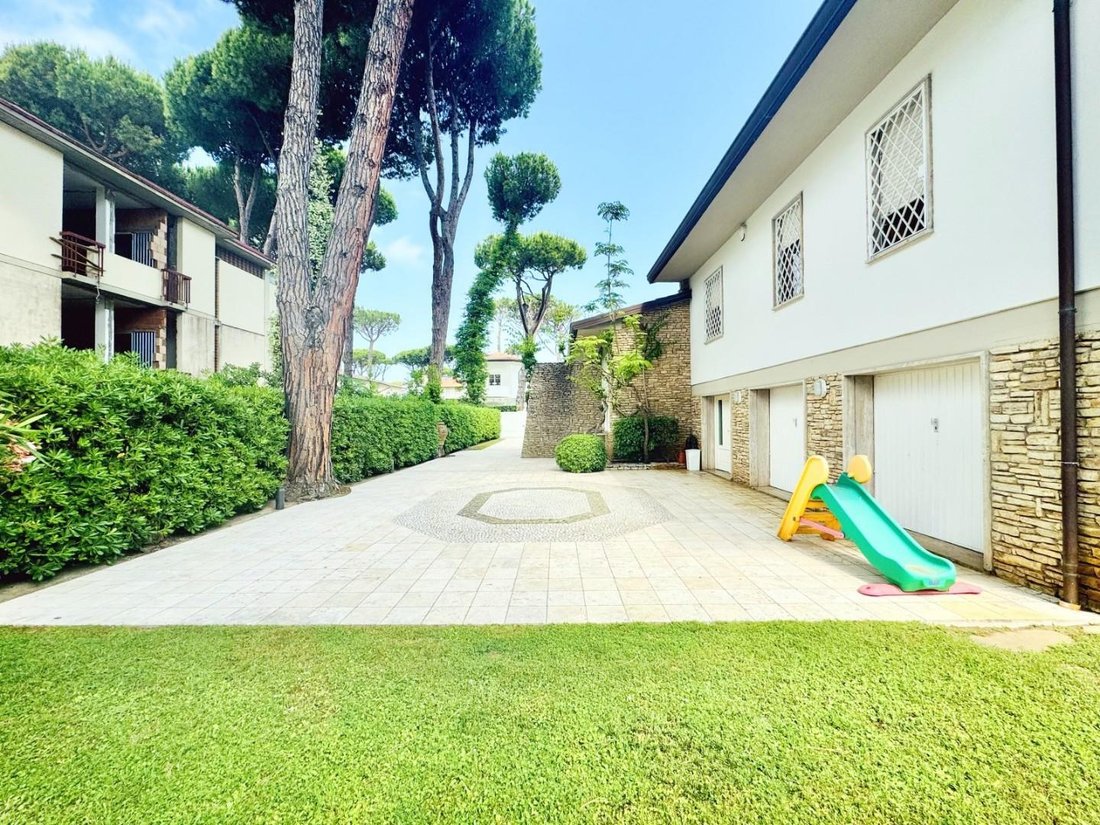 Villa in Lido di Camaiore, Camaiore, Tuscany 3 - 17294529