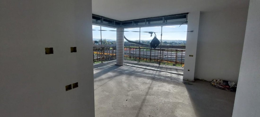 Apartment in Hospital Zone, Empoli, Tuscany 1 - 14693160