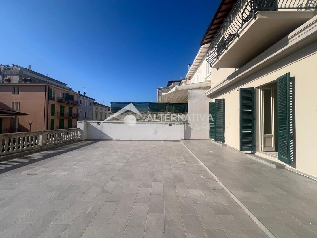 Apartment in Historic Center, Viareggio, Tuscany 3 - 17294106