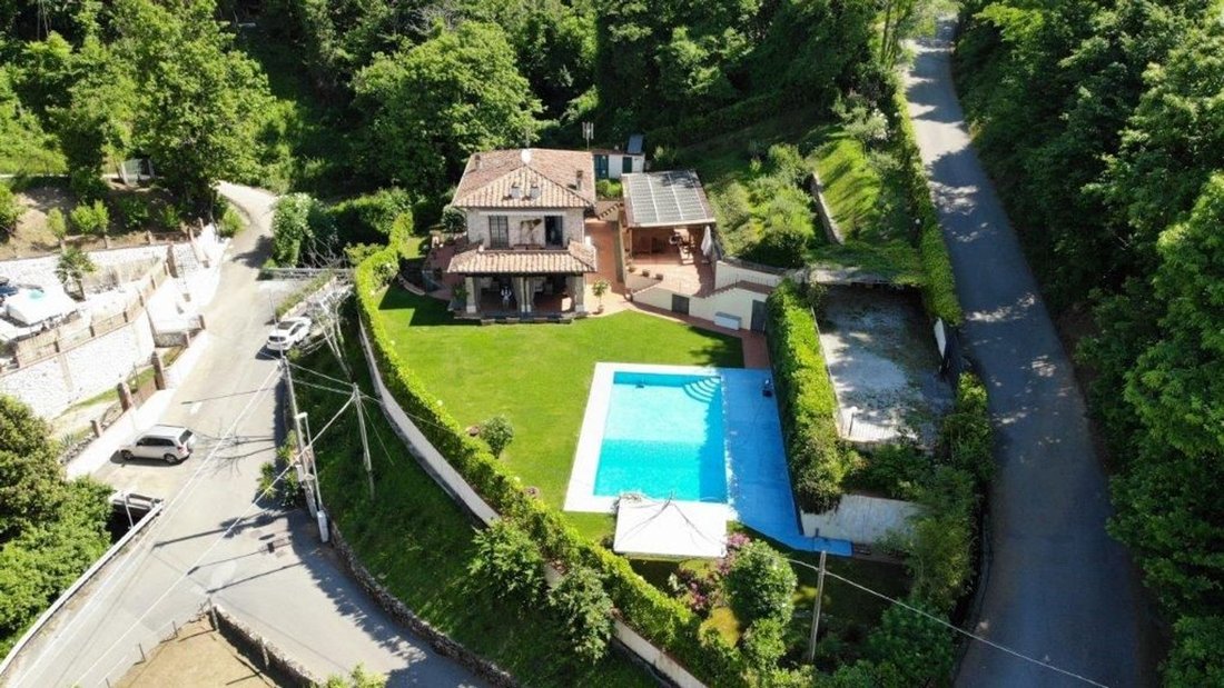 Villa in Camaiore, Tuscany, Italy 1 - 17294916