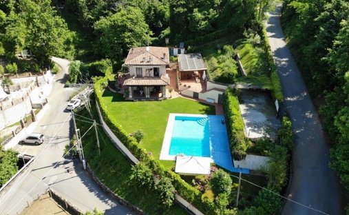 Villa in Camaiore, Tuscany, Italy 1