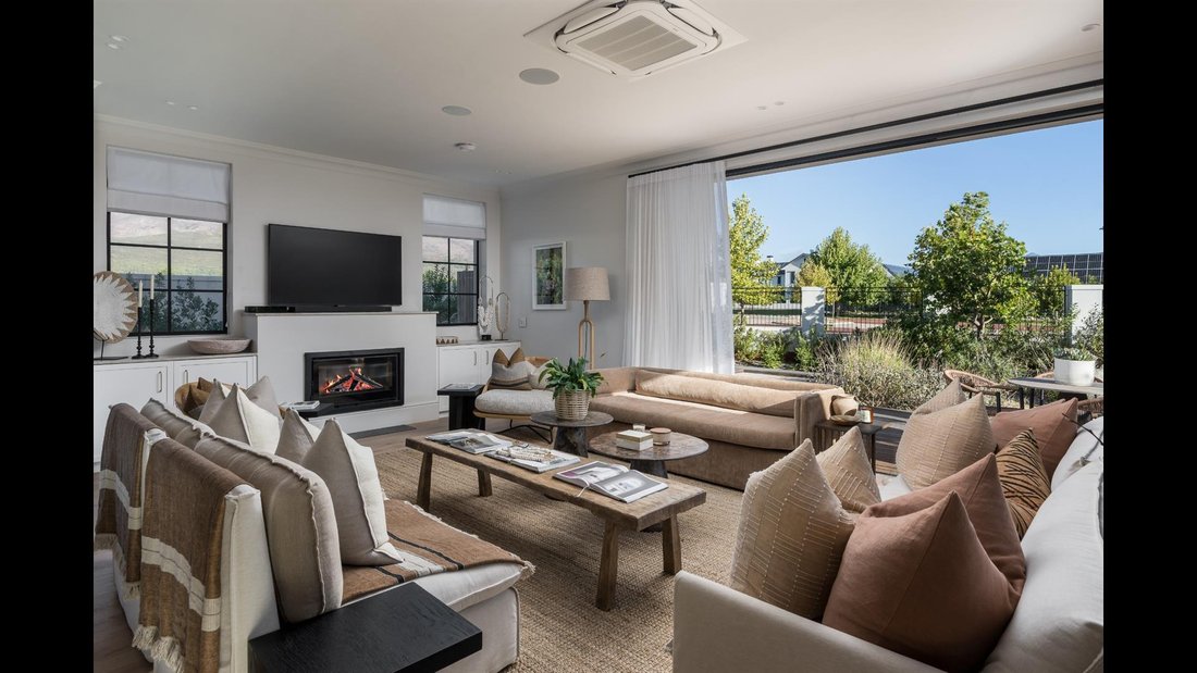 House in Paarl, Western Cape, South Africa 5 - 17271044