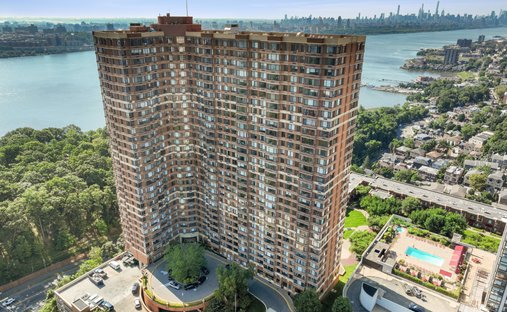Condo in Fort Lee, New Jersey, United States 1