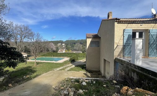 Casa a Est, Lorgues, Francia 1