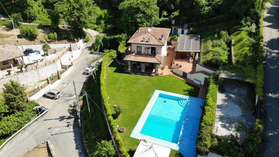 Villa in Camaiore, Tuscany, Italy 3 - 17294916
