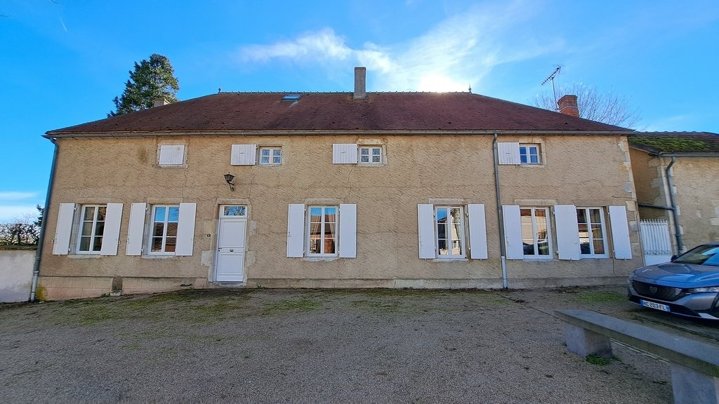 Villa in Le Donjon, Auvergne-Rhône-Alpes, France 3 - 17293881