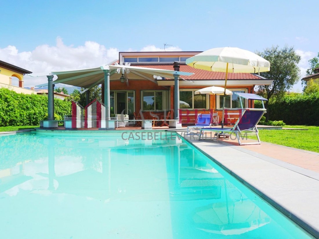 House in Center, Forte dei Marmi, Tuscany 1 - 12569598
