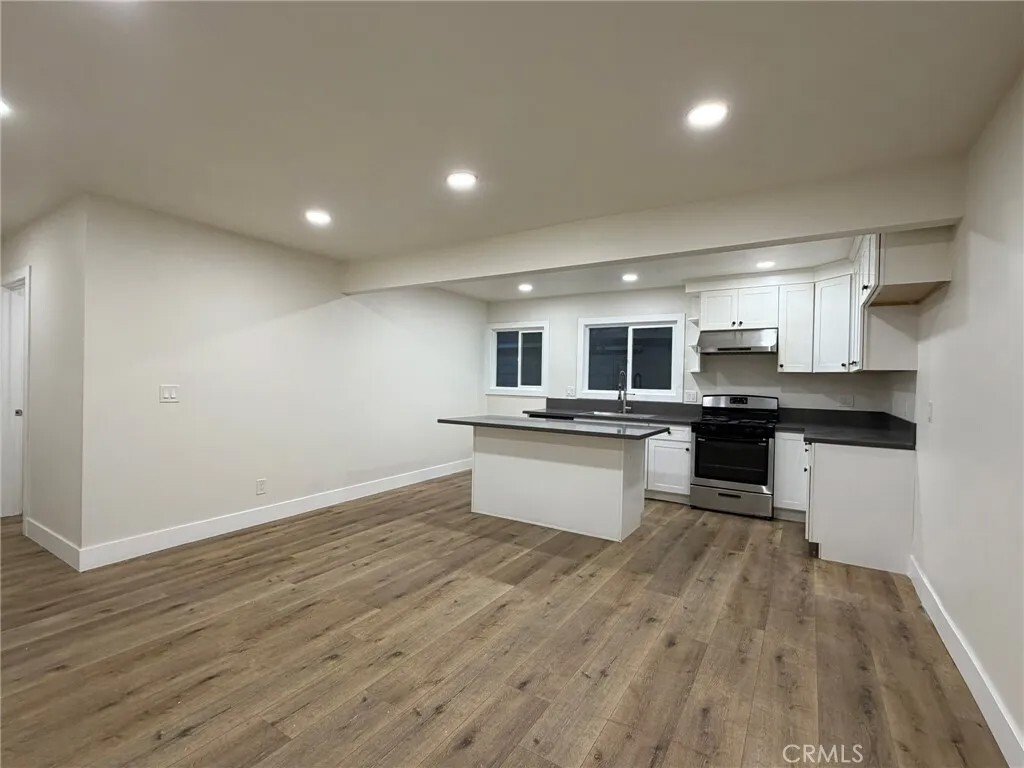 Condo in Santa Ana, California, United States 5 - 17293571