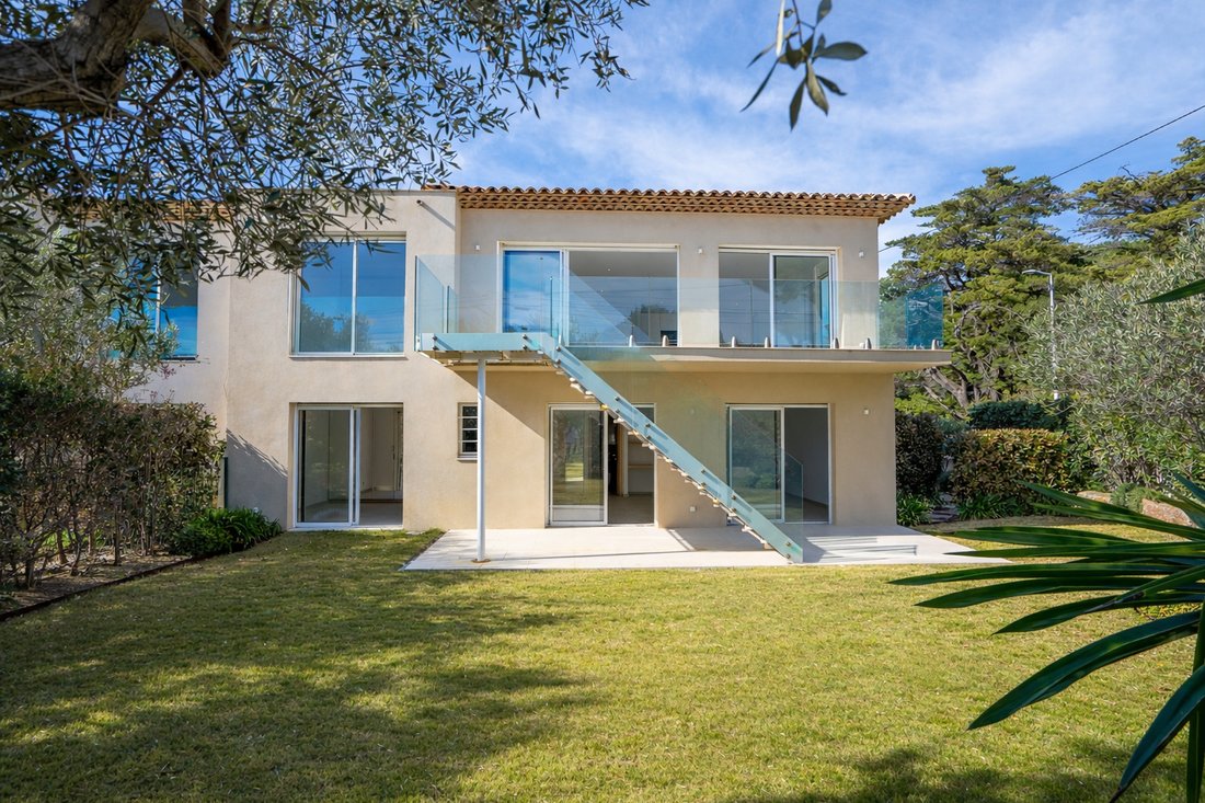 House in Sud, Cavalaire-sur-Mer, France 1 - 17294020