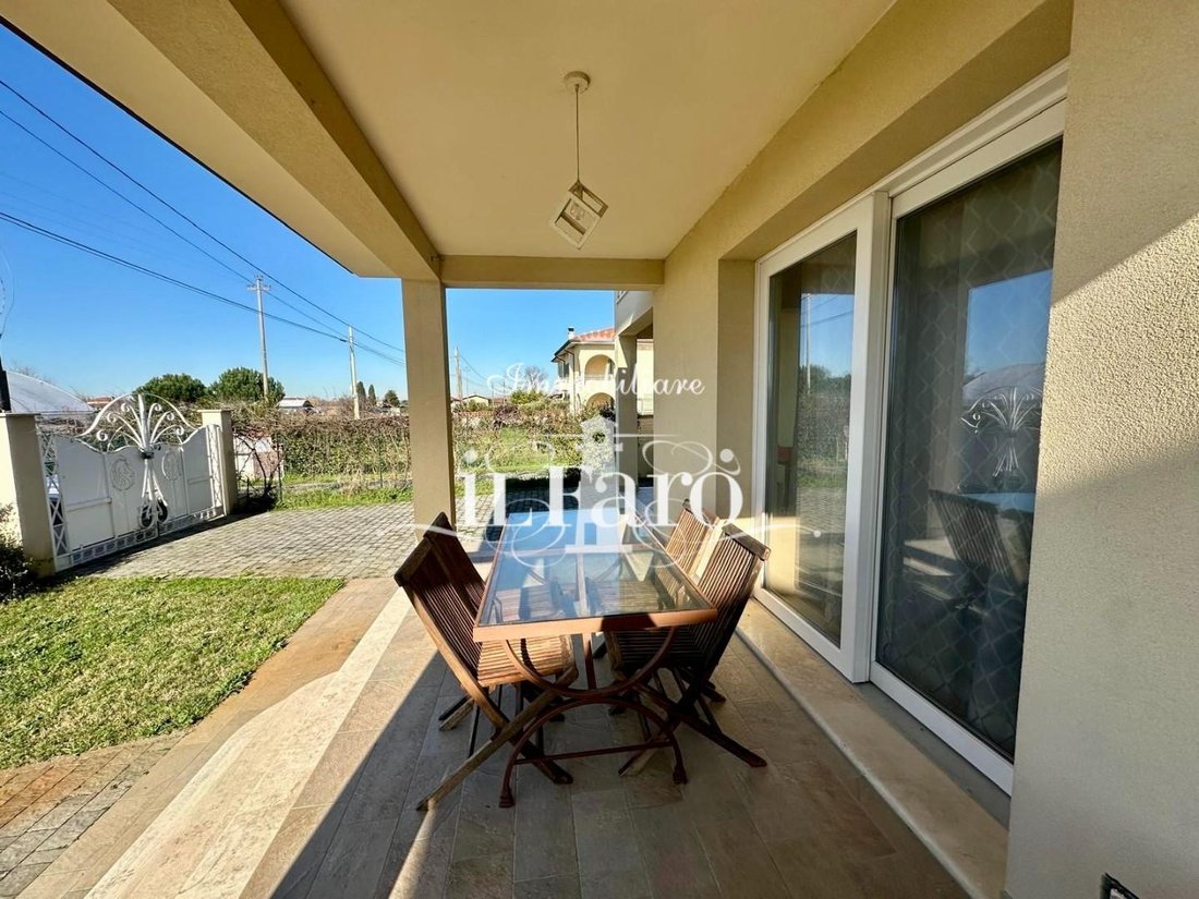 Villa in Capezzano Pianore, Camaiore, Tuscany 1 - 17294792