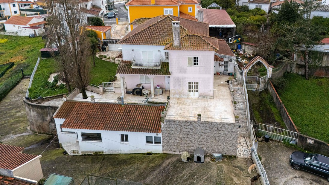 Villa in Venda do Pinheiro e Santo Estevao das Gales, Lisbon, Portugal 1 - 17295252