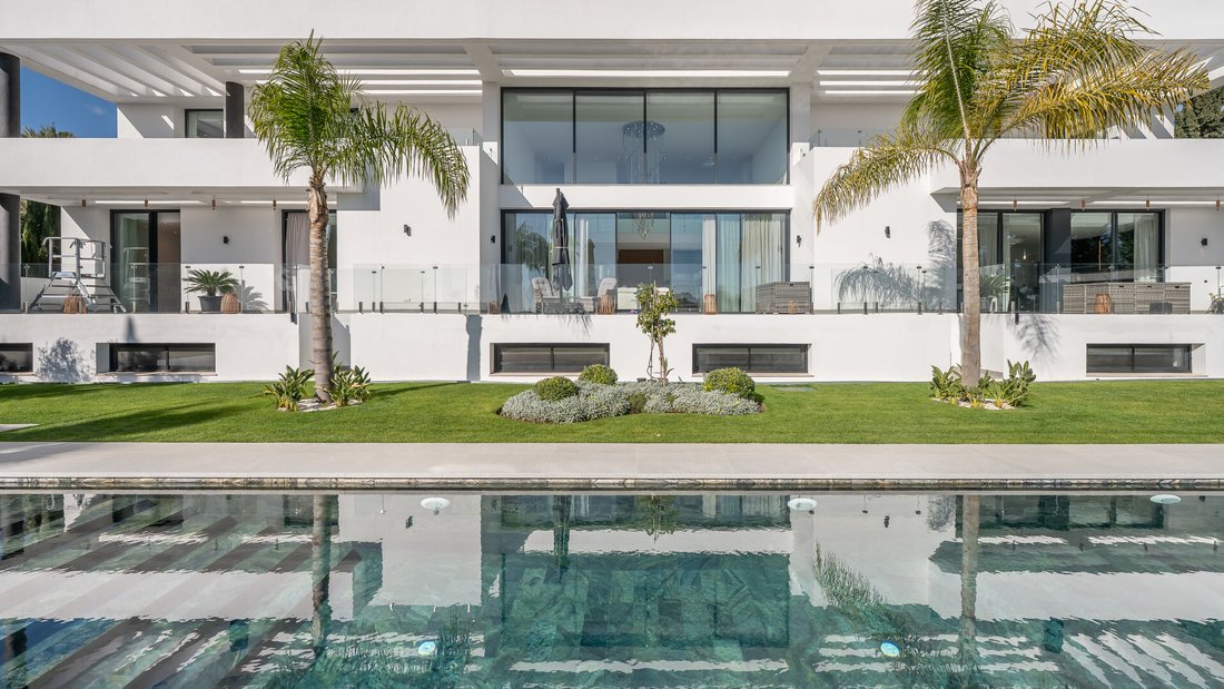 Villa in El Paraíso, Benahavis, Spain 2 - 17297972