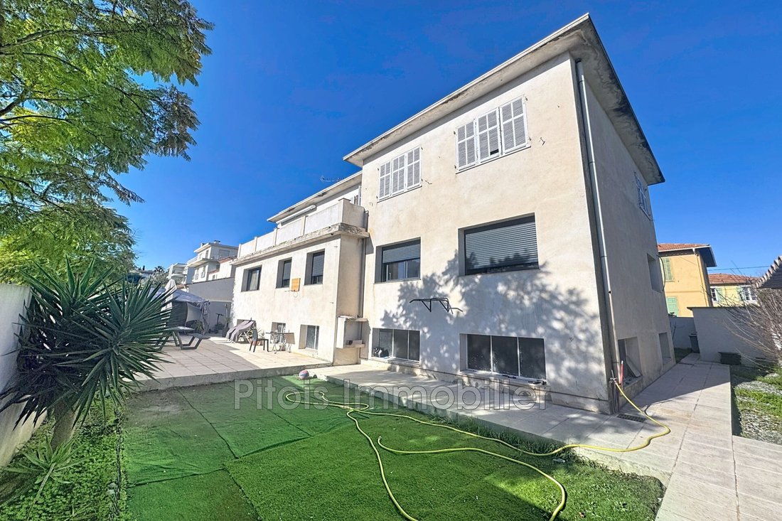 Villa in Les Cougoulins-Rastines, Antibes, France 1 - 14458648