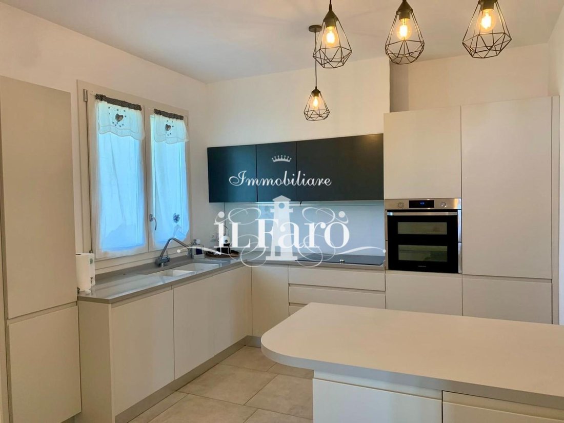Villa in Capezzano Pianore, Camaiore, Tuscany 3 - 17294792