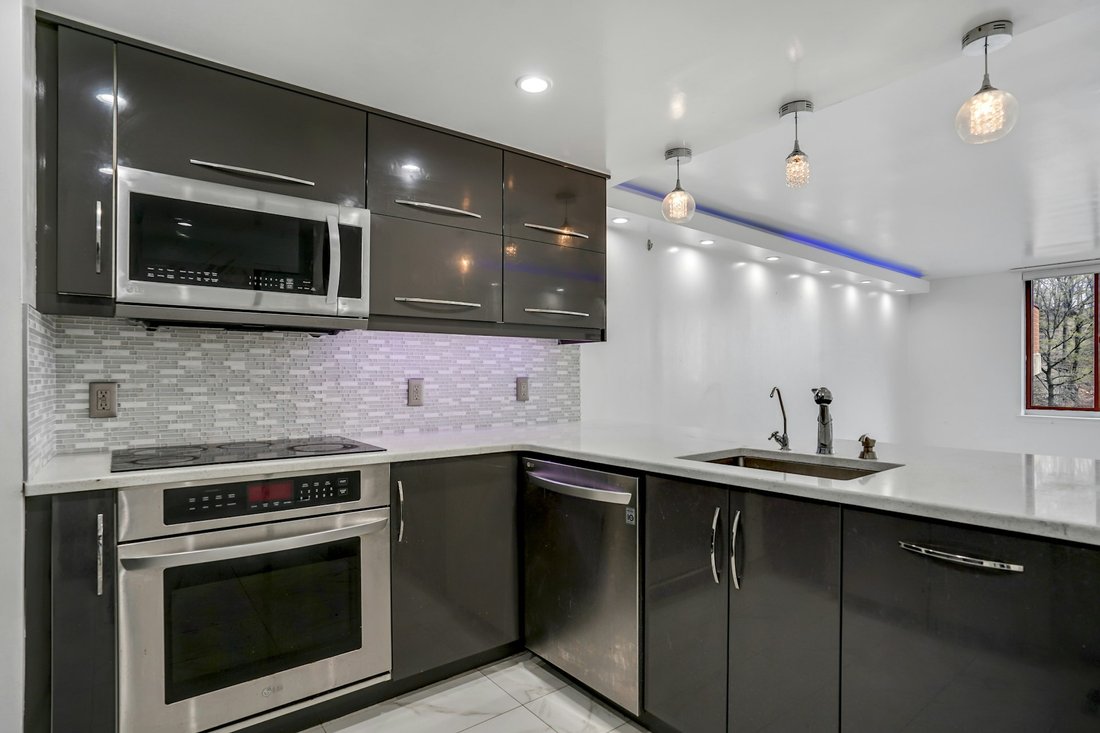 Condo in Fort Lee, New Jersey, United States 4 - 17299890