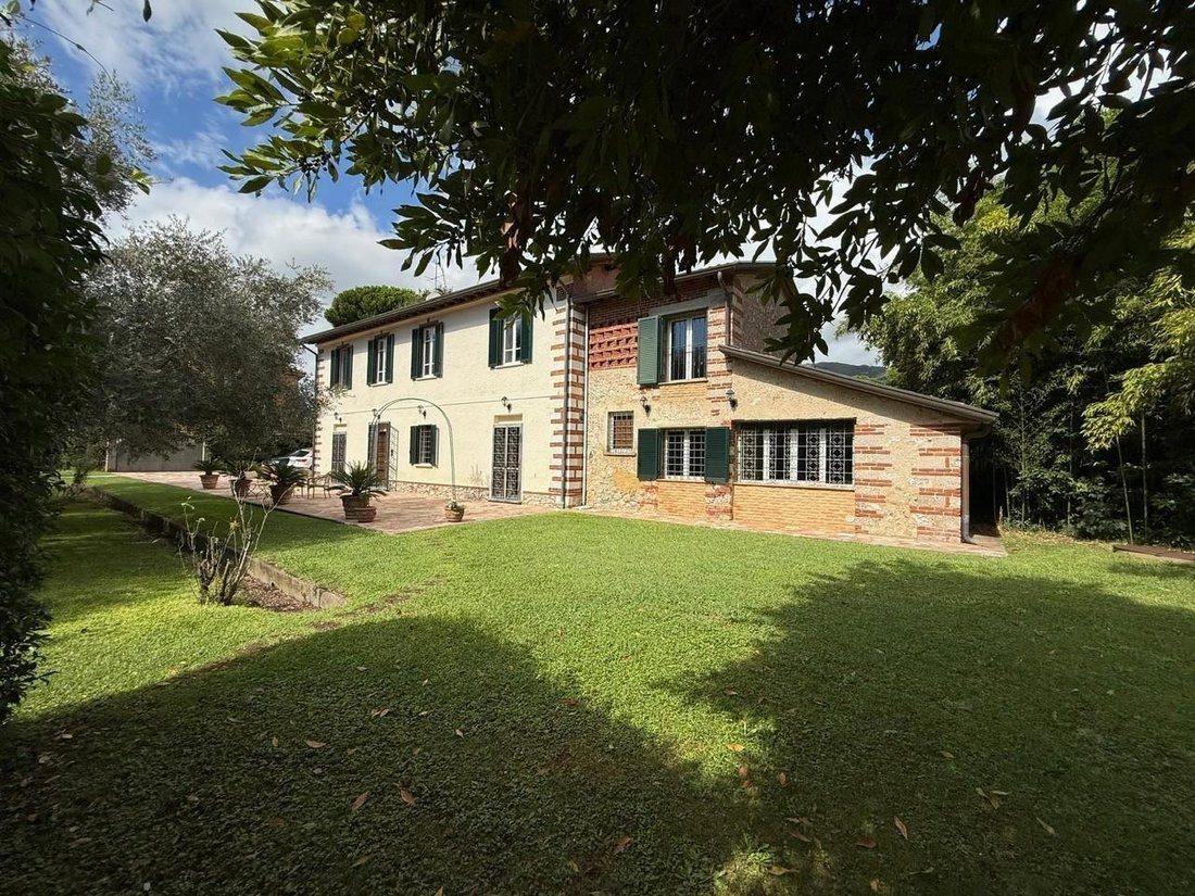 Country House in Pietrasanta, Tuscany, Italy 1 - 17294578