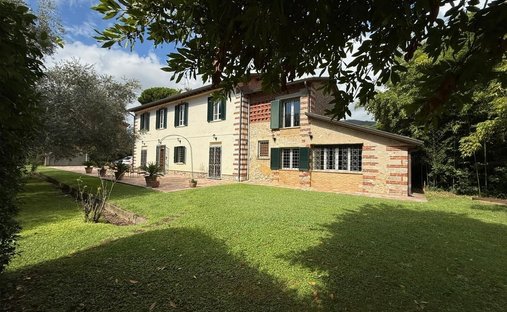 Country House in Pietrasanta, Tuscany, Italy 1