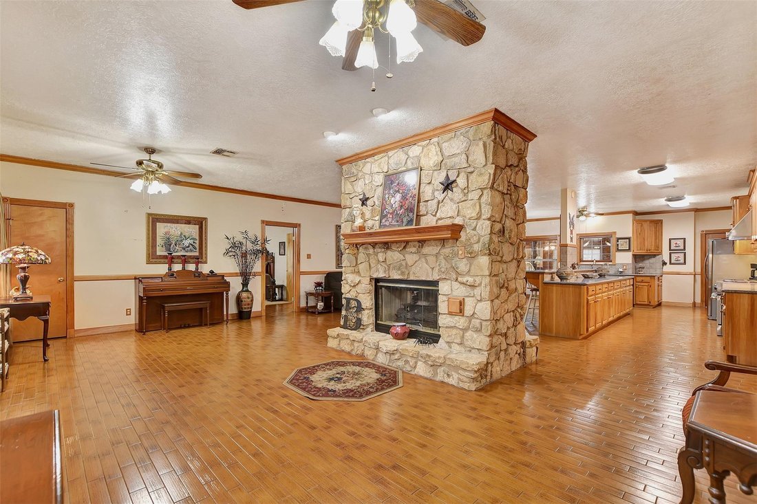 House in Navasota, Texas, United States 5 - 17293030
