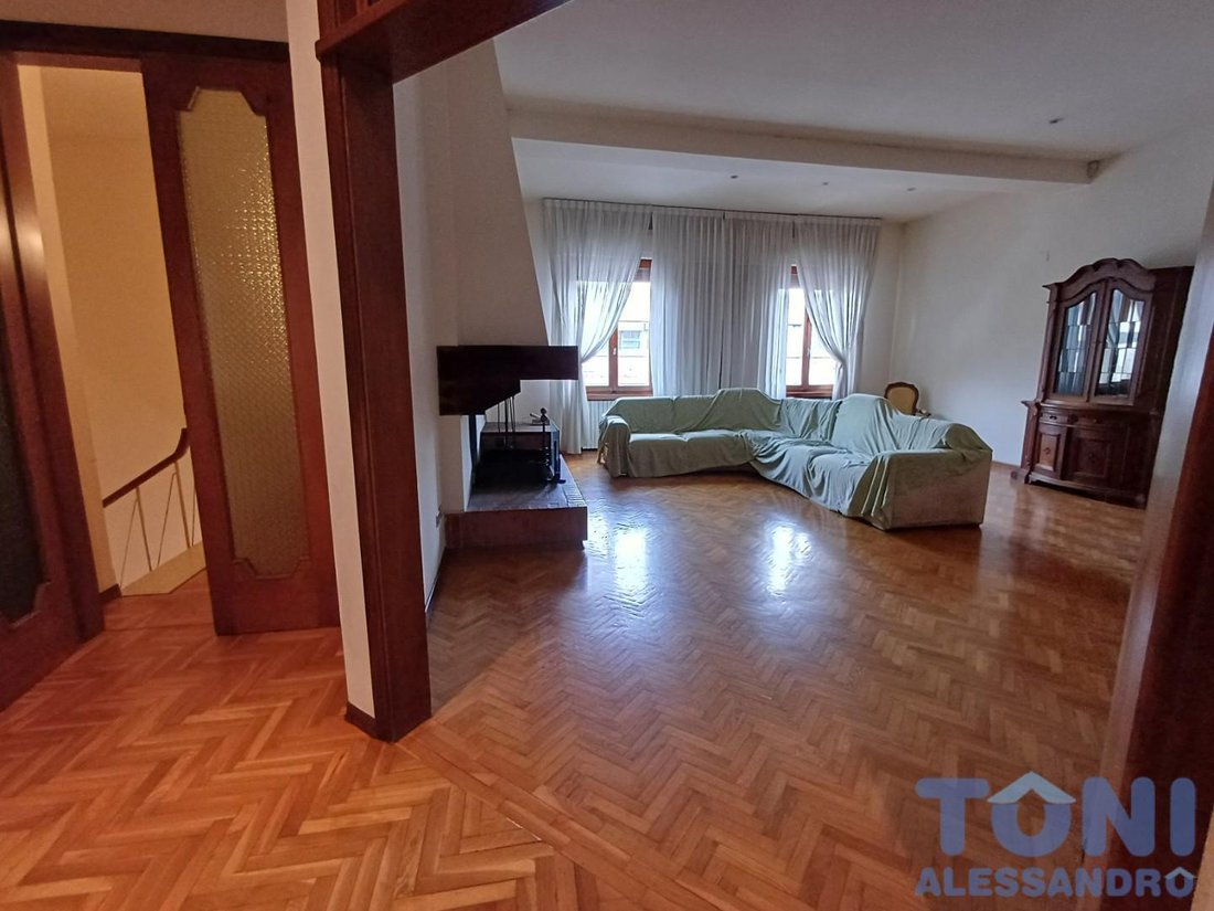 Villa in Near Center, Empoli, Tuscany 5 - 17294521