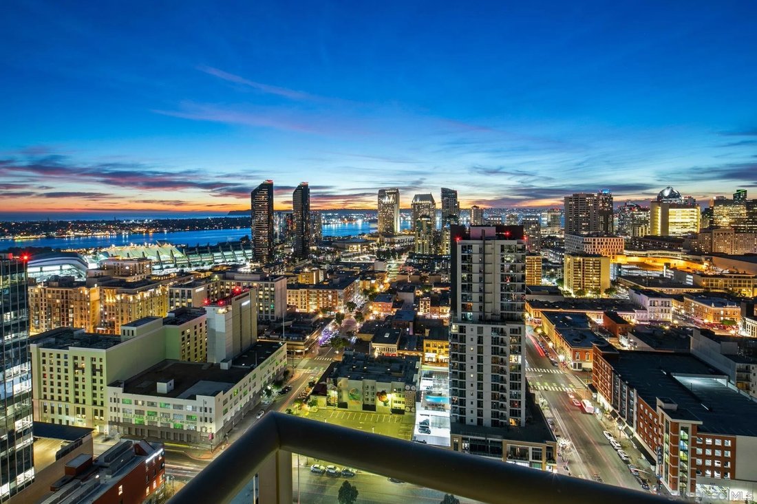 Condo in San Diego, California, United States 4 - 17299429