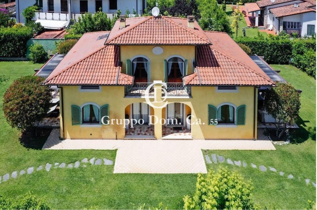 Villa in Vittoria Apuana, Forte dei Marmi, Tuscany 1 - 17294330