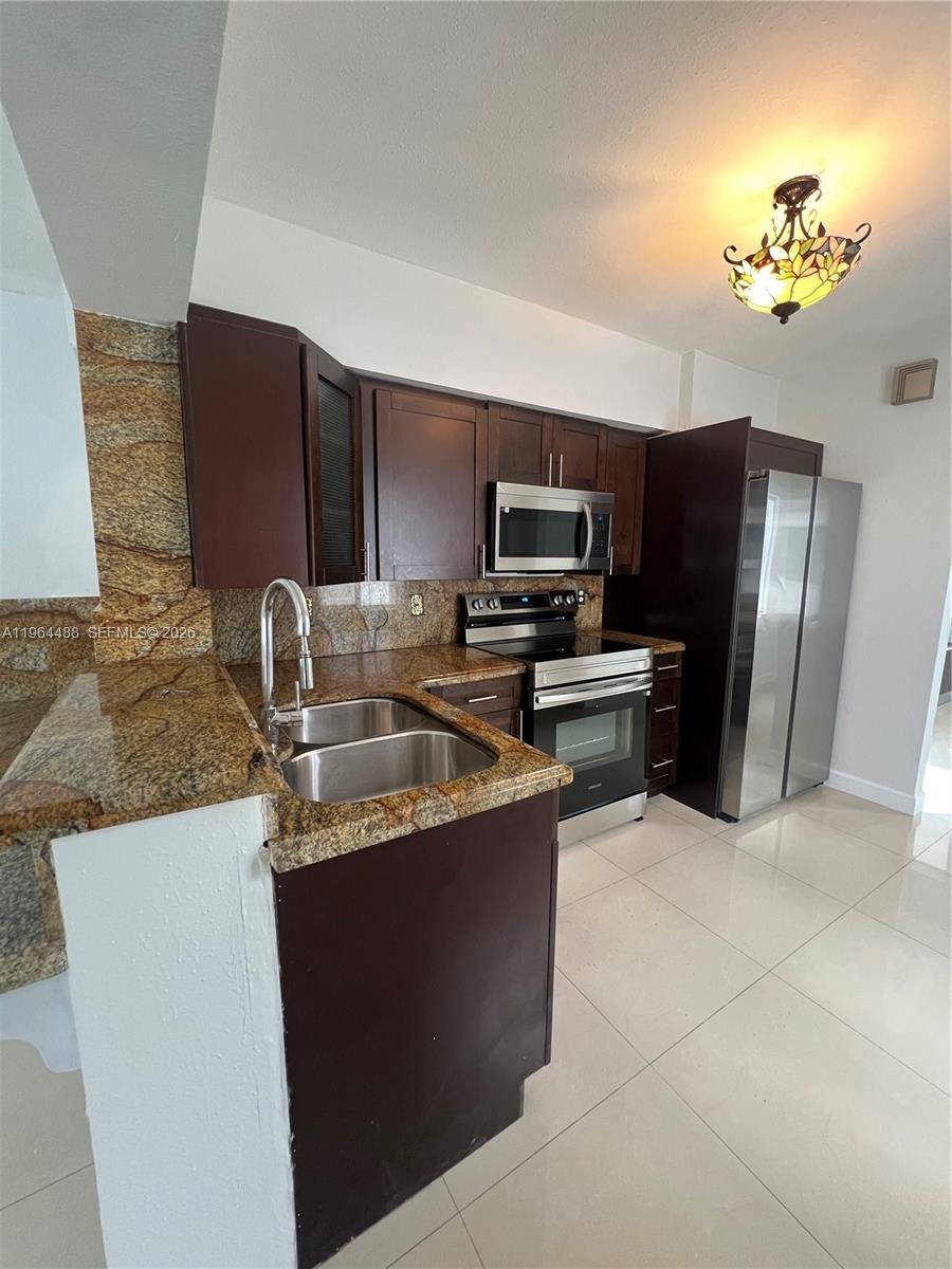 House in Miami, Florida, United States 4 - 17296303