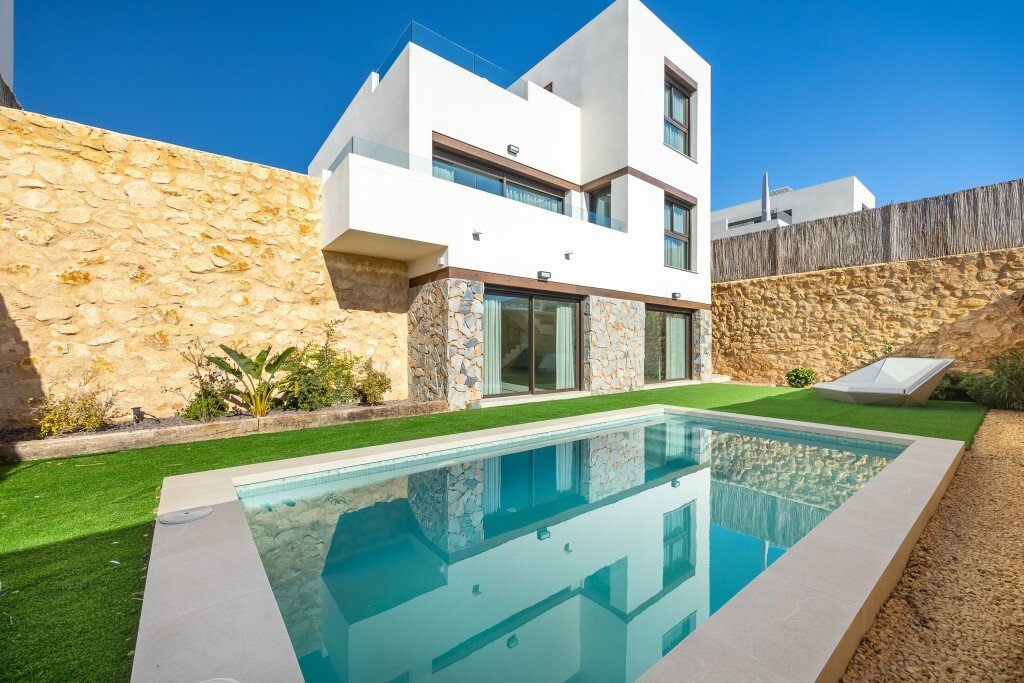 Villa in Finestrat, Valencian Community, Spain 1 - 17264071