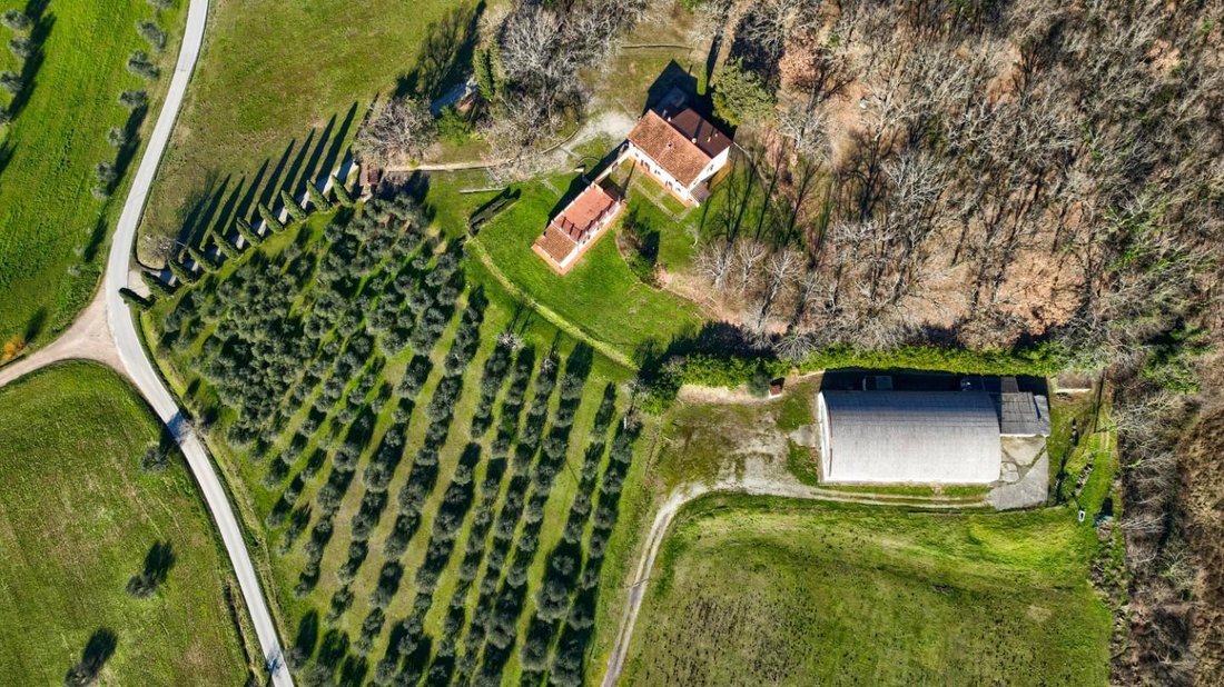 Villa in Scarperia e San Piero, Tuscany, Italy 2 - 17294374