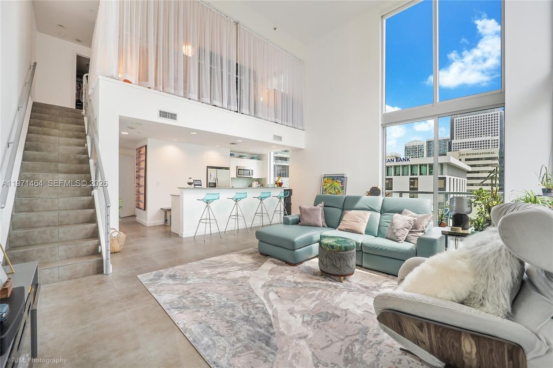 Condo in Miami, Florida, United States 4 - 17296330