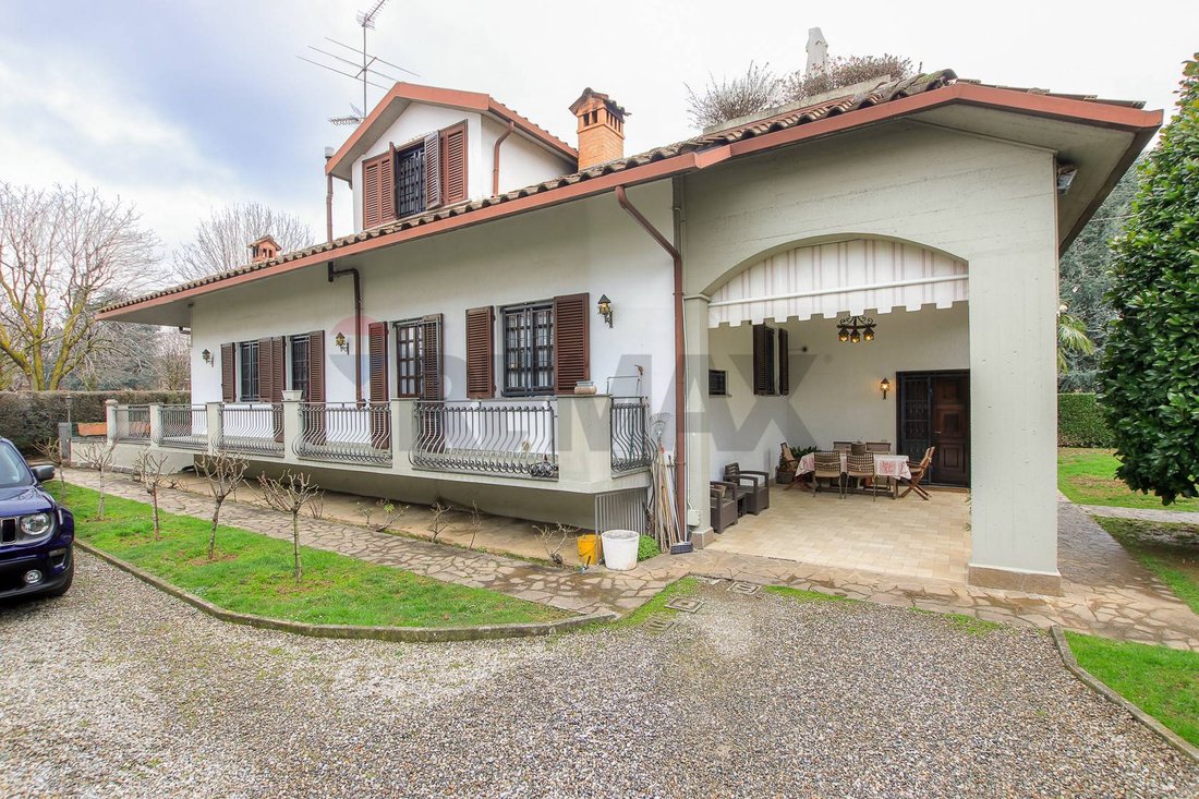 Villa in Treviolo, Lombardy, Italy 3 - 17298347