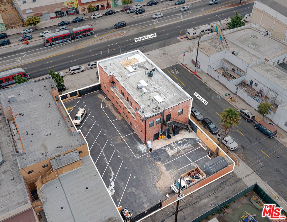 Los Angeles, CA, United States 4 - 17297397