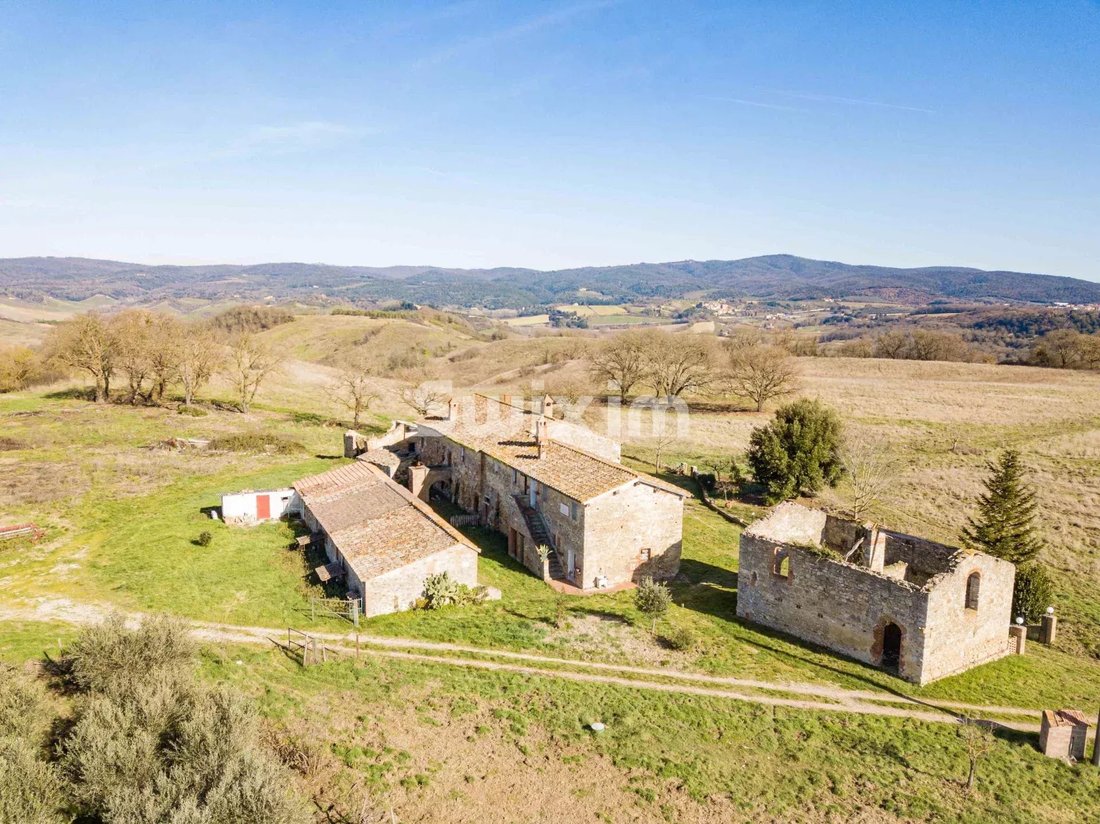 Farm Ranch in Asciano, Tuscany, Italy 2 - 15863798