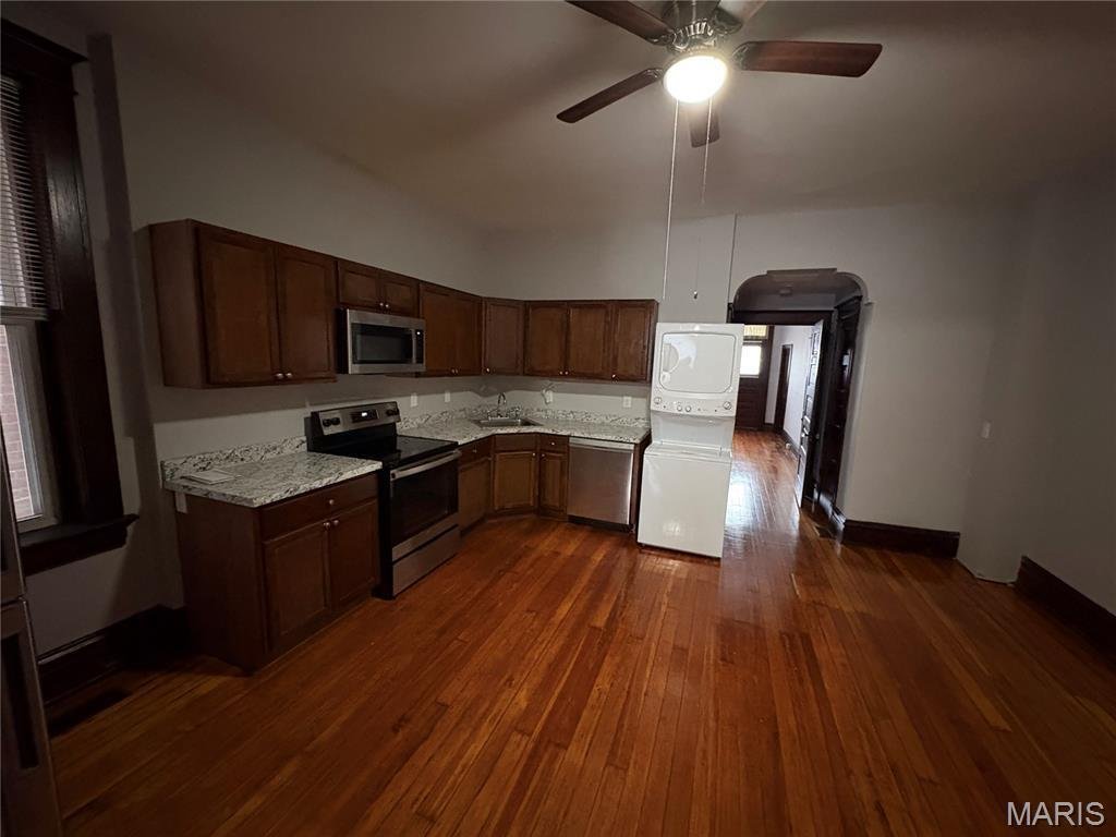 St. Louis, Missouri, United States 3 - 17297290
